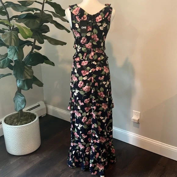 NWT OHS Ruffled Maxi Dress zip-up with clasp and front slit, size Small - Picture 4 of 6